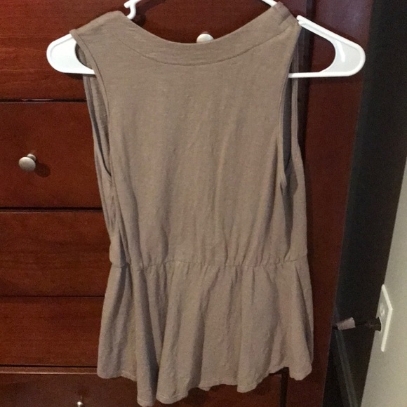 Beige V-Neck Sleeveless Peplum - Picture 3 of 5